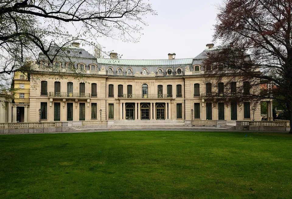 Petschek Villa