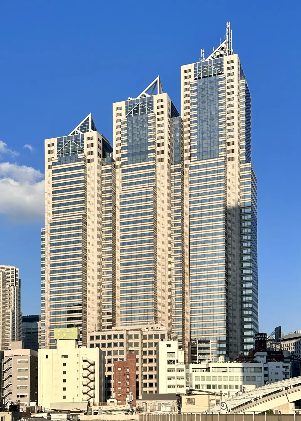 Shinjuku Park Tower