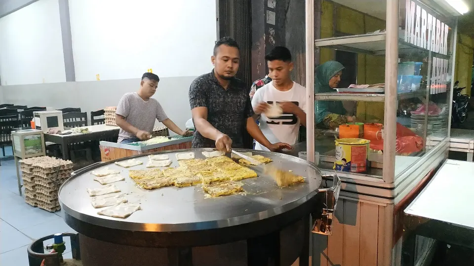 Acehnese Murtabak, reference photograph for the food guide