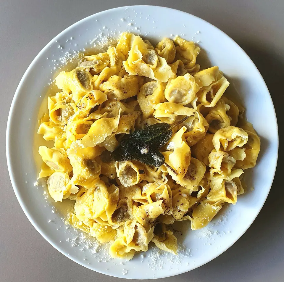 Agnolini, reference photograph for the food guide