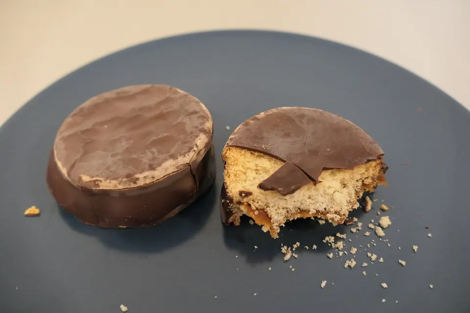 alfajor, reference photograph for the food guide