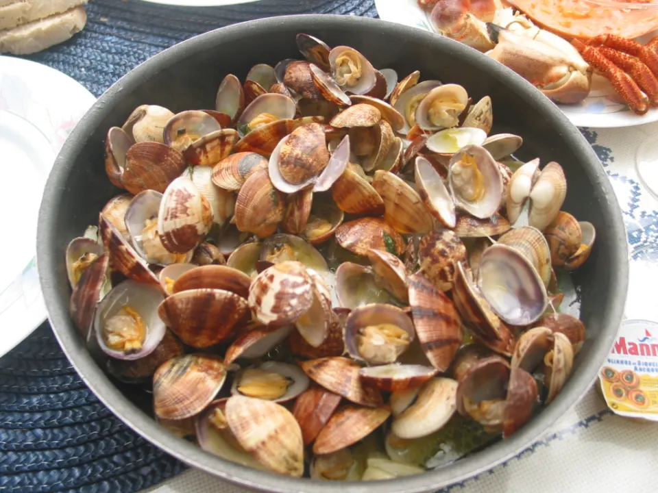 Amêijoas à Bulhão Pato, reference photograph for the food guide