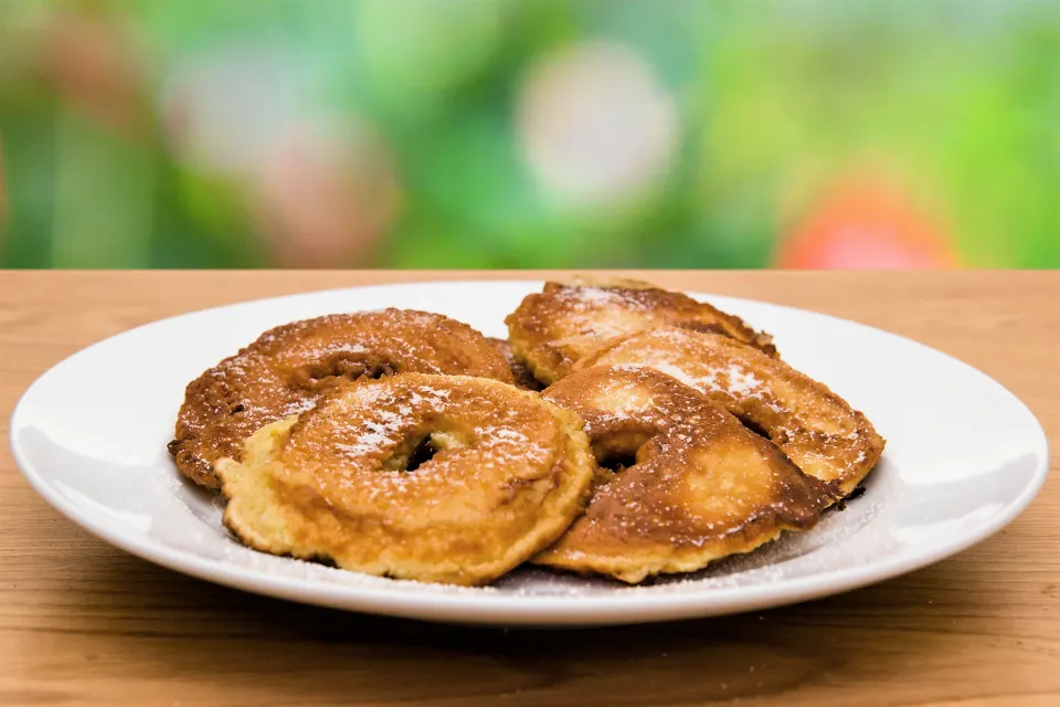 Apfelküchle, reference photograph for the food guide
