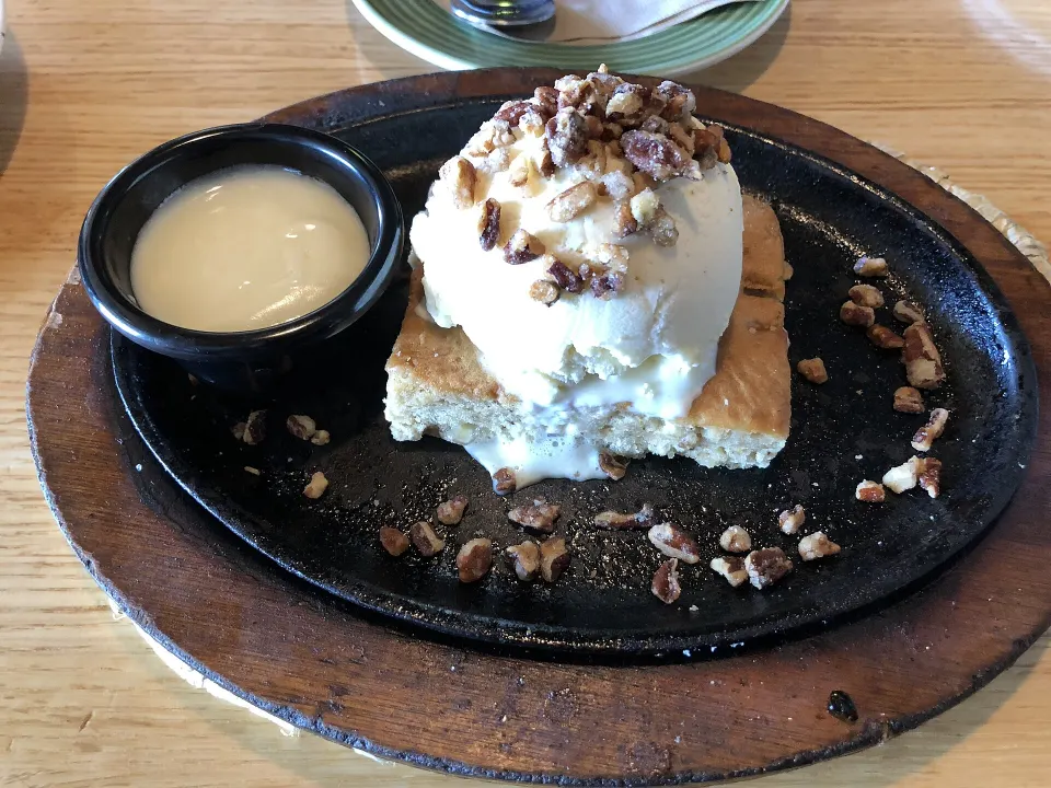 Applebee's Butter Pecan Blondie, reference photograph for the food guide