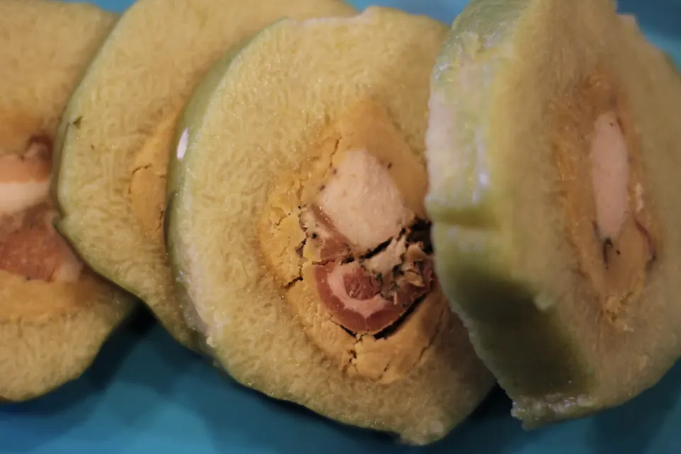 bánh tét, reference photograph for the food guide