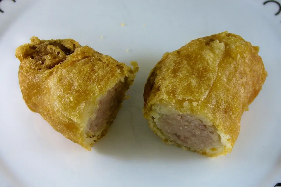 battered sausage, reference photograph for the food guide