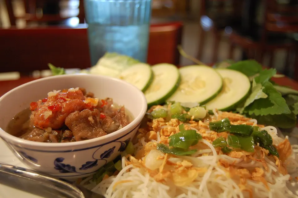 Bun cha, reference photograph for the food guide