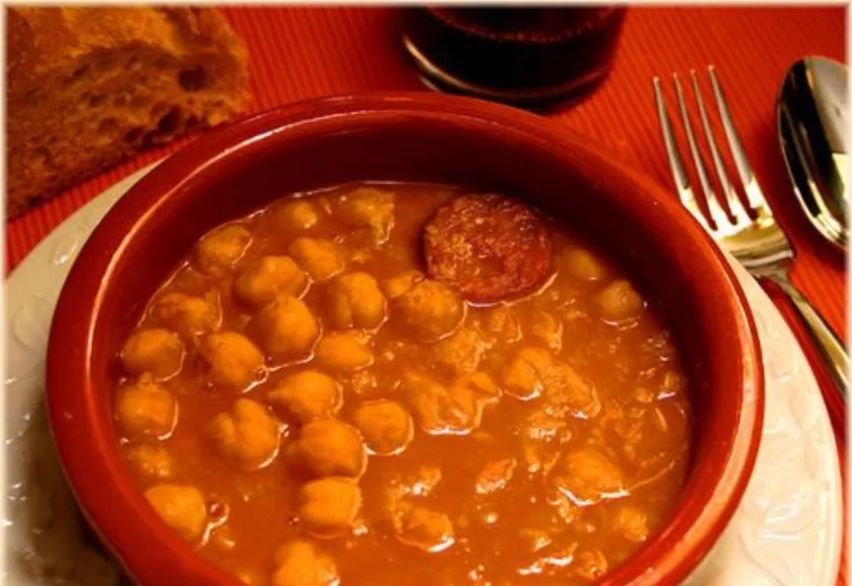 Callos con garbanzos, reference photograph for the food guide