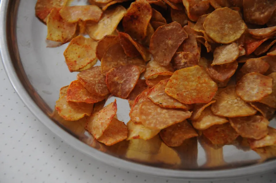 cassava chips, reference photograph for the food guide