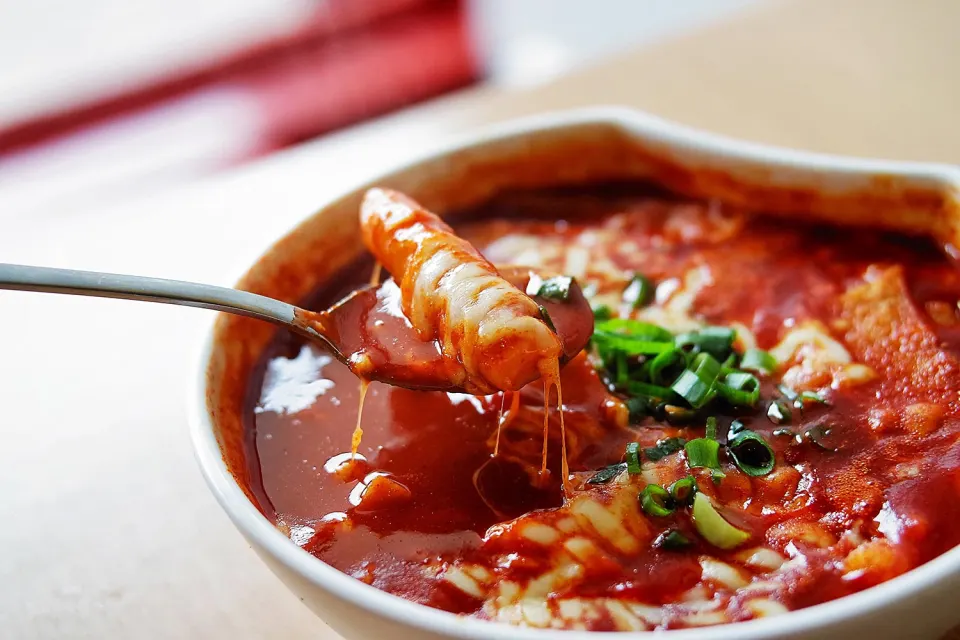 cheese tteokbokki, reference photograph for the food guide