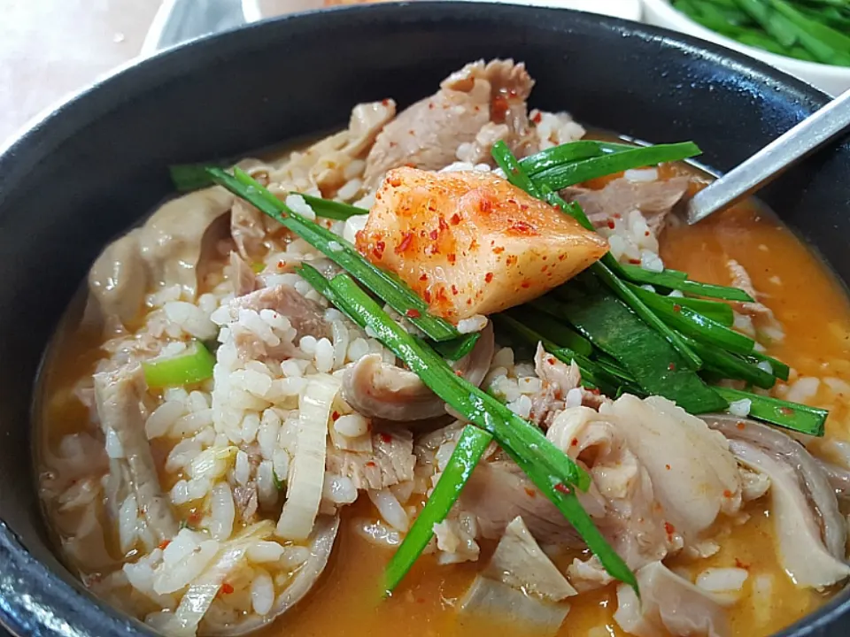 dwaeji-gukbap, reference photograph for the food guide