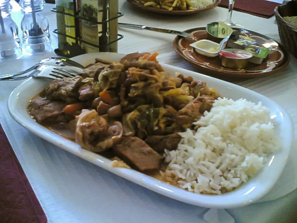 feijoada, reference photograph for the food guide