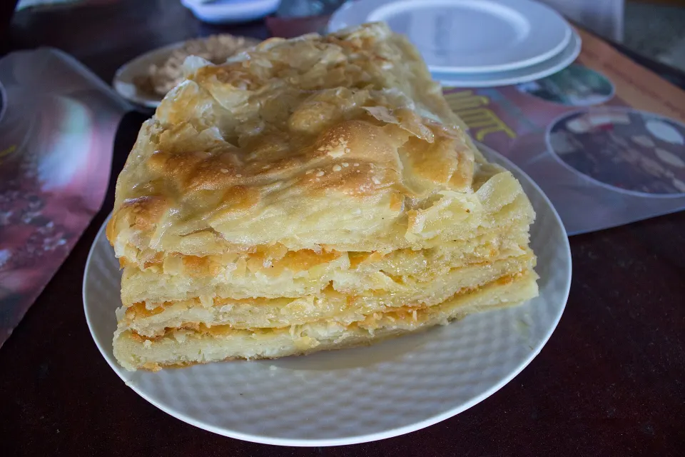 Feteer meshaltet, reference photograph for the food guide