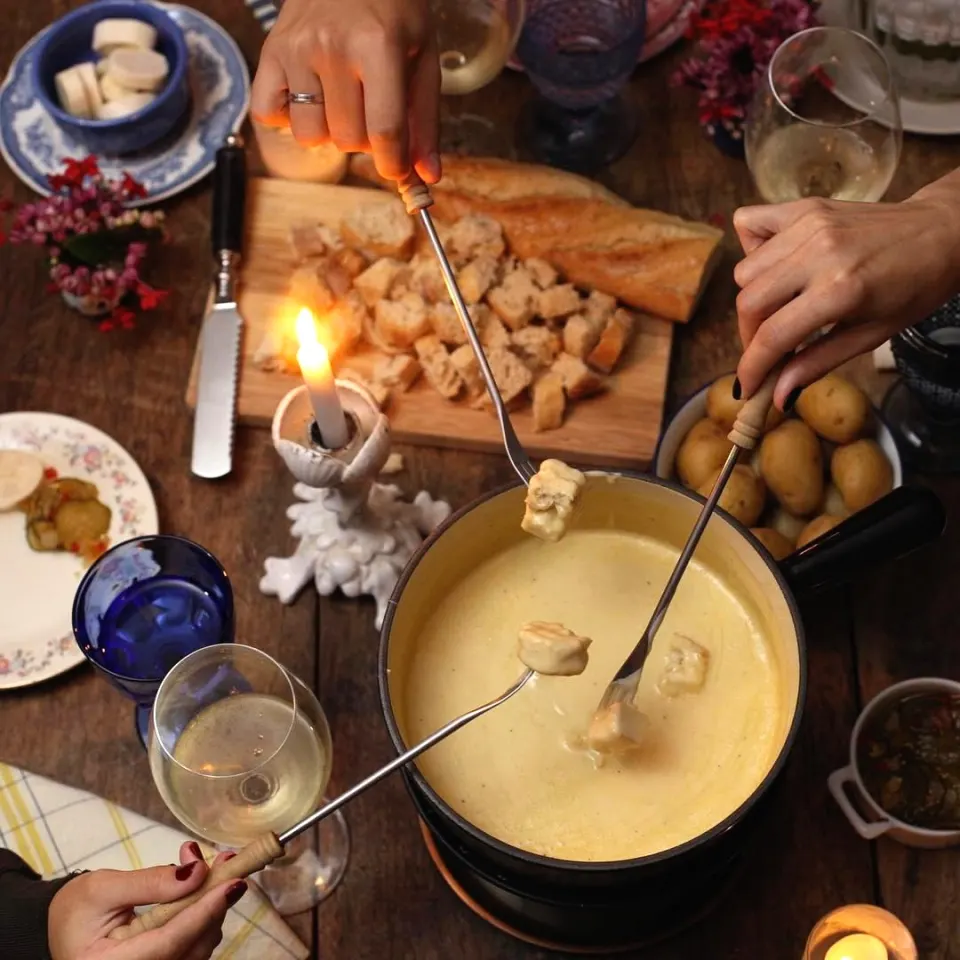 fondue, reference photograph for the food guide