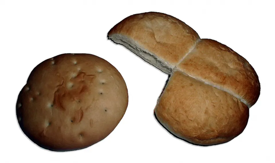 Hallulla, reference photograph for the food guide