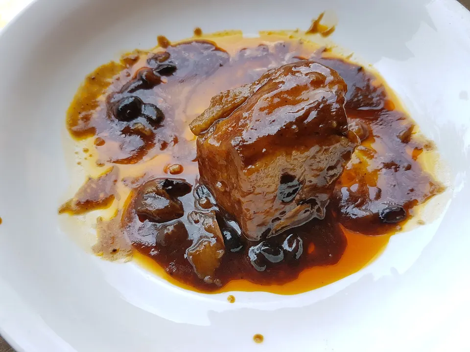 Humba, reference photograph for the food guide