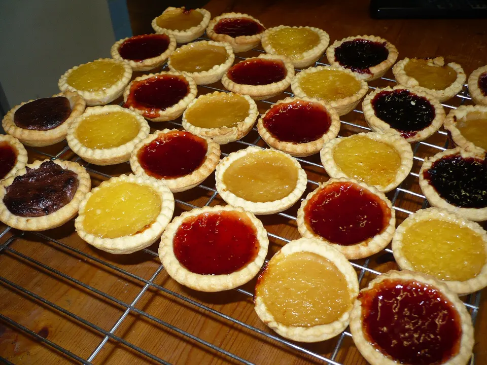 Jam tart, reference photograph for the food guide