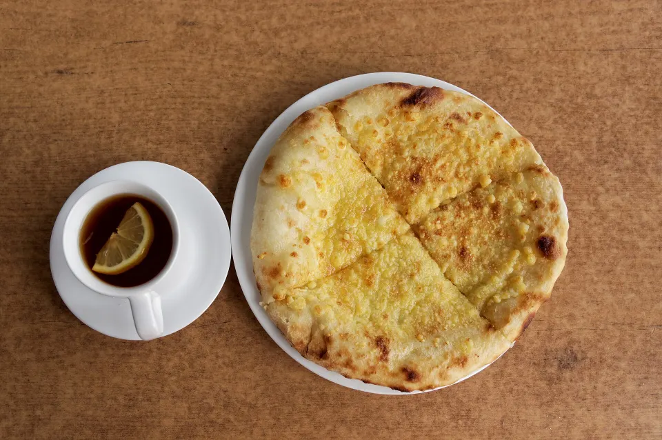 khachapuri, reference photograph for the food guide