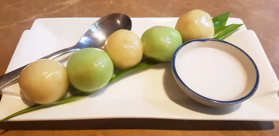 Khanom phra phai, reference photograph for the food guide