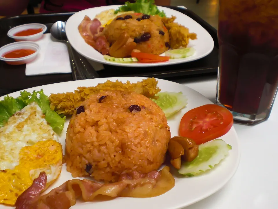 khao phat amerikan, reference photograph for the food guide