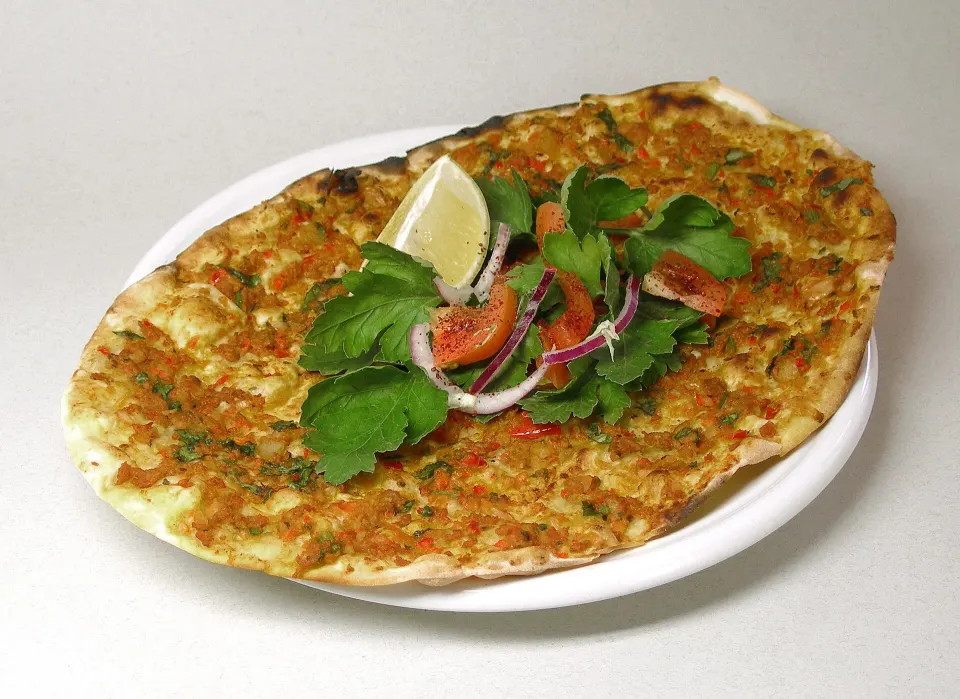 Lahmacun, reference photograph for the food guide