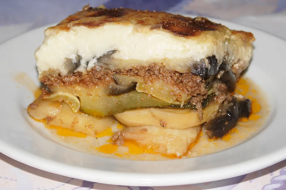 moussaka, reference photograph for the food guide