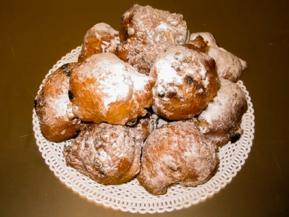 oliebol, reference photograph for the food guide