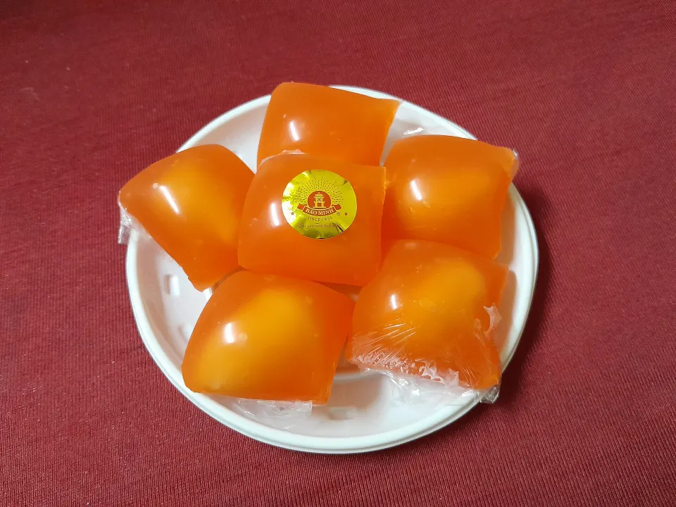 Phu Thê Cake, reference photograph for the food guide