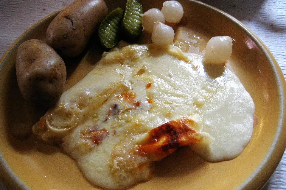 raclette, reference photograph for the food guide