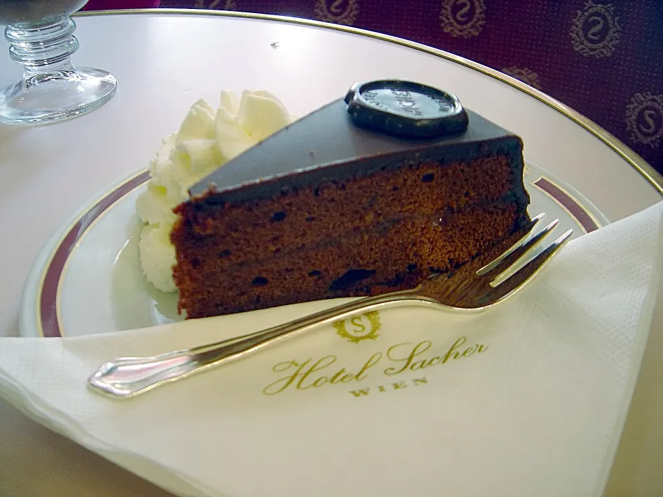 Sachertorte, reference photograph for the food guide