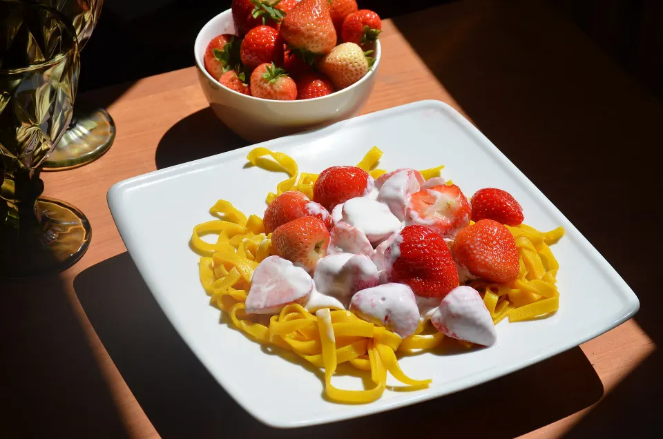 strawberry pasta, reference photograph for the food guide