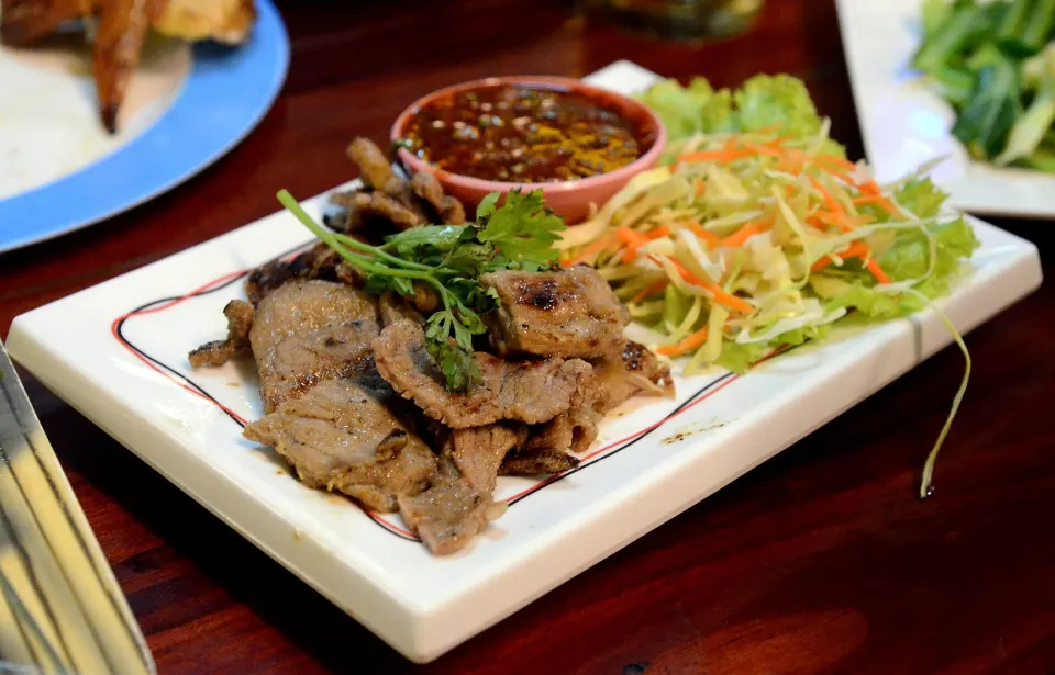suea rong hai, reference photograph for the food guide