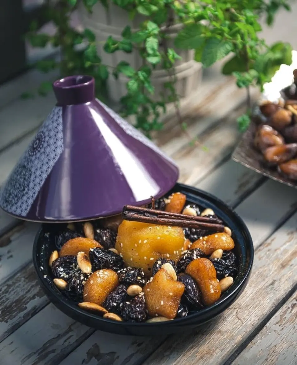 Tajine Lham-Lahlou, reference photograph for the food guide