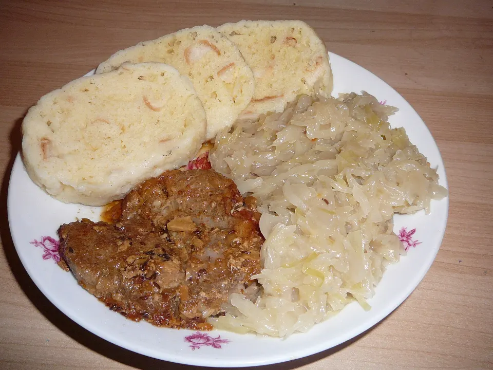 Vepřo knedlo zelo, reference photograph for the food guide