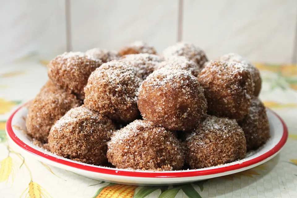 Zwetschkenknödel, reference photograph for the food guide
