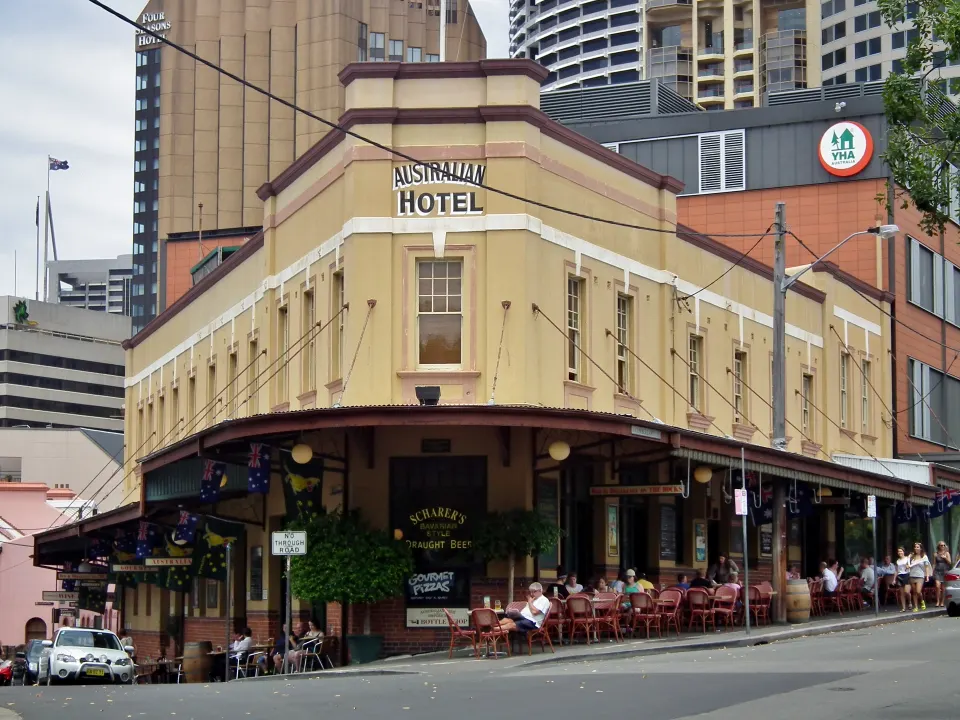 Australian Hotel