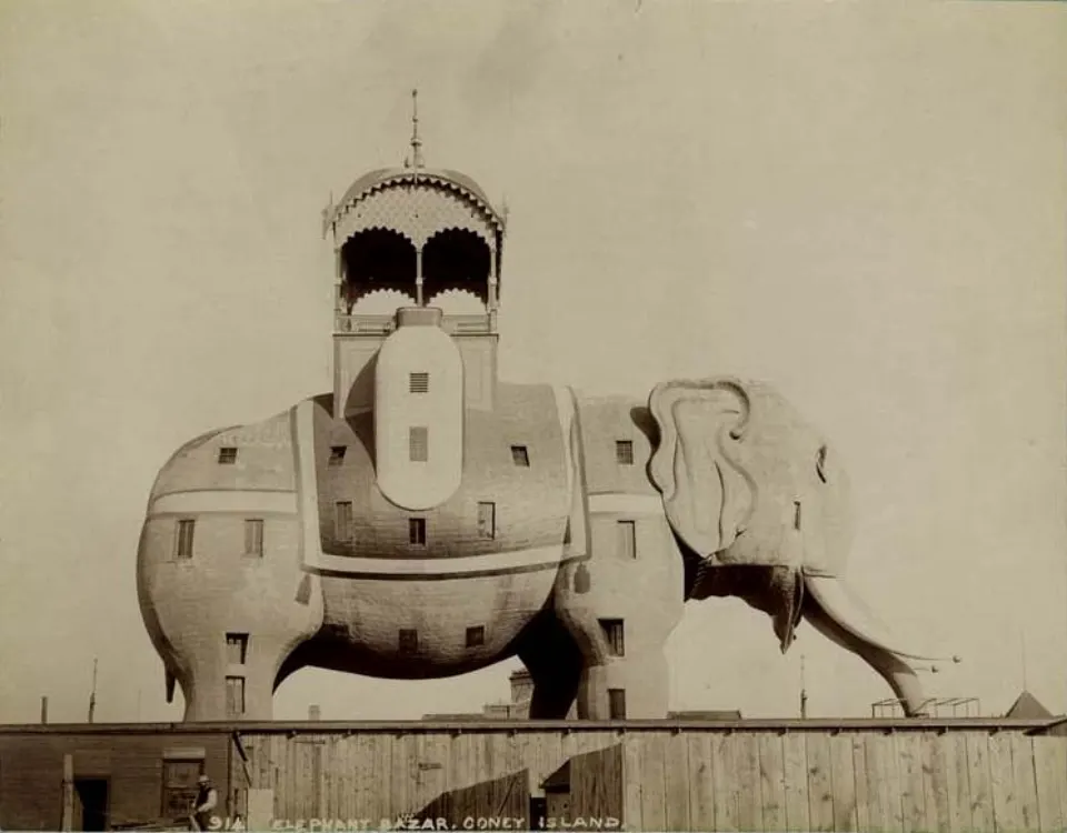 Elephantine Colossus