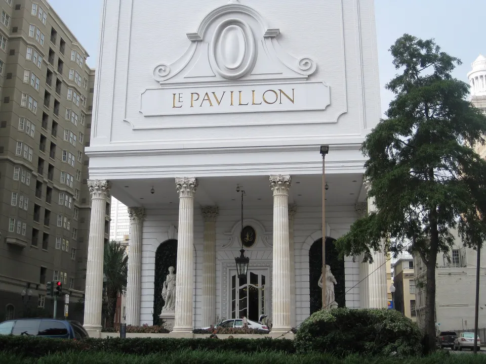 Le Pavillon Hotel