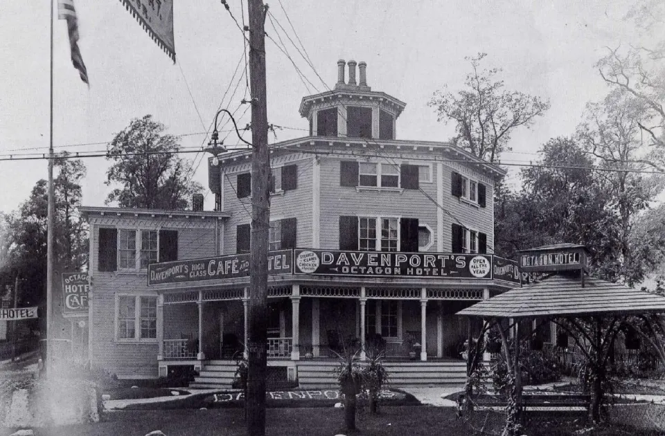 Octagon Hotel