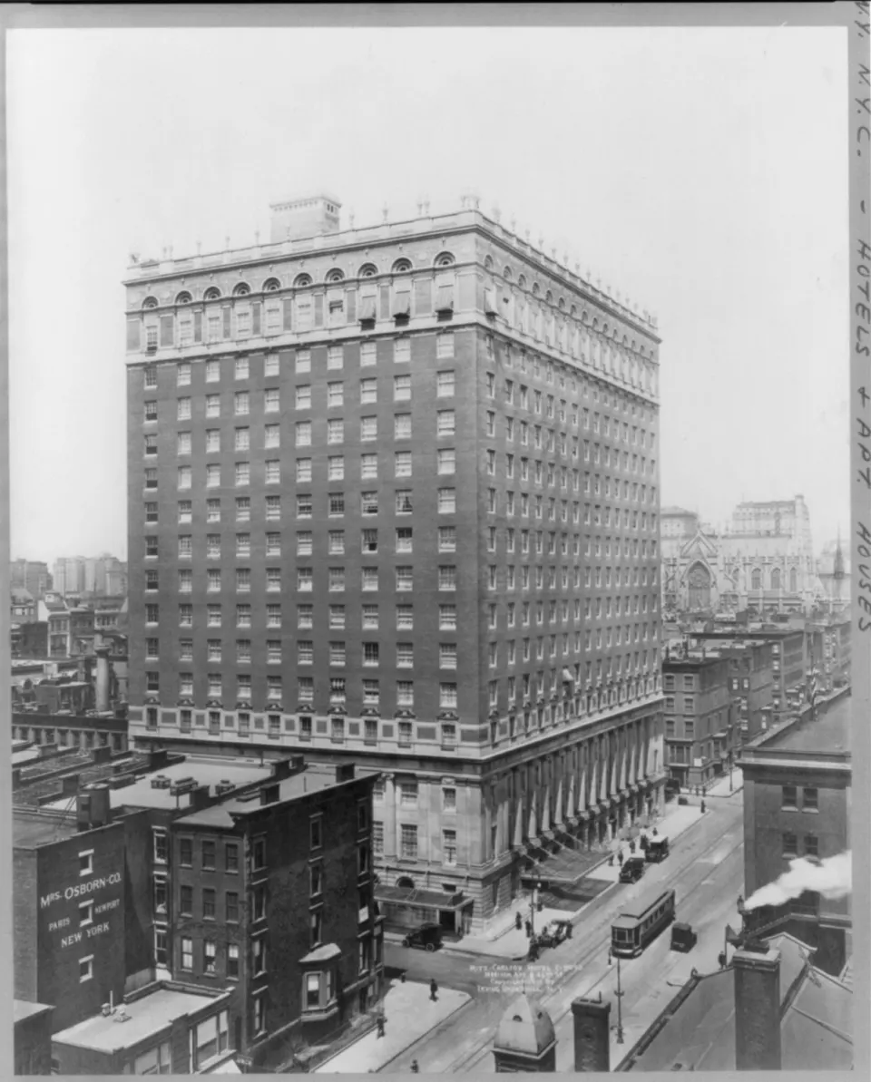 Ritz-Carlton Hotel