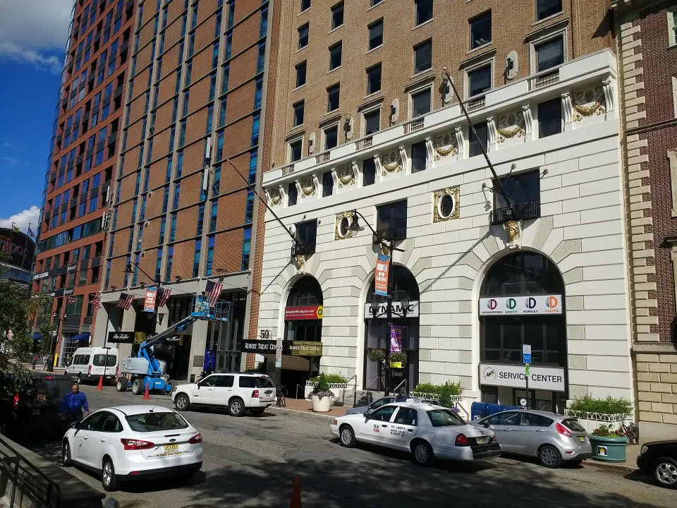Robert Treat Center